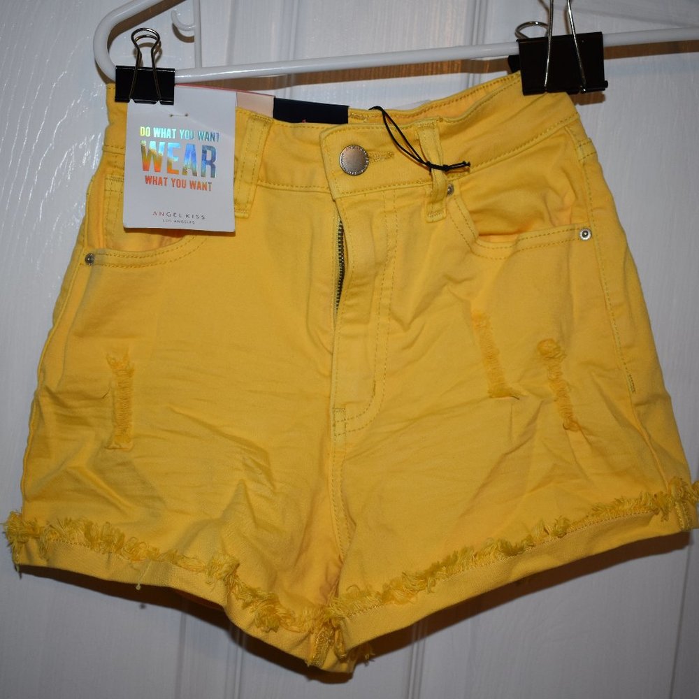 NWT High-Waisted Yellow Cut-off Shorts